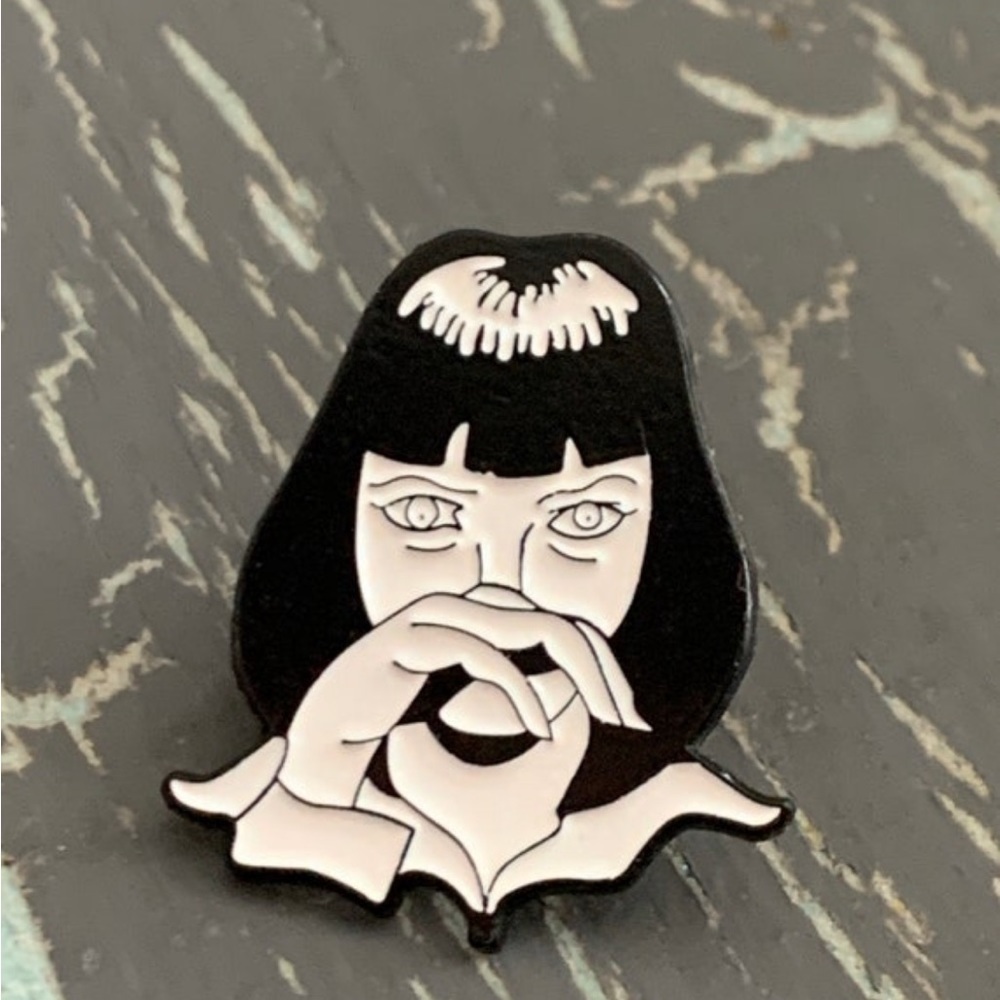 Pulp fiction movie - Mia Wallace - enamel pin -​​​